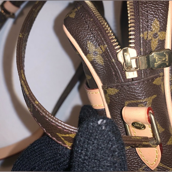Louis Vuitton Danube Cross
Body Bag - Picture 7 of 13
